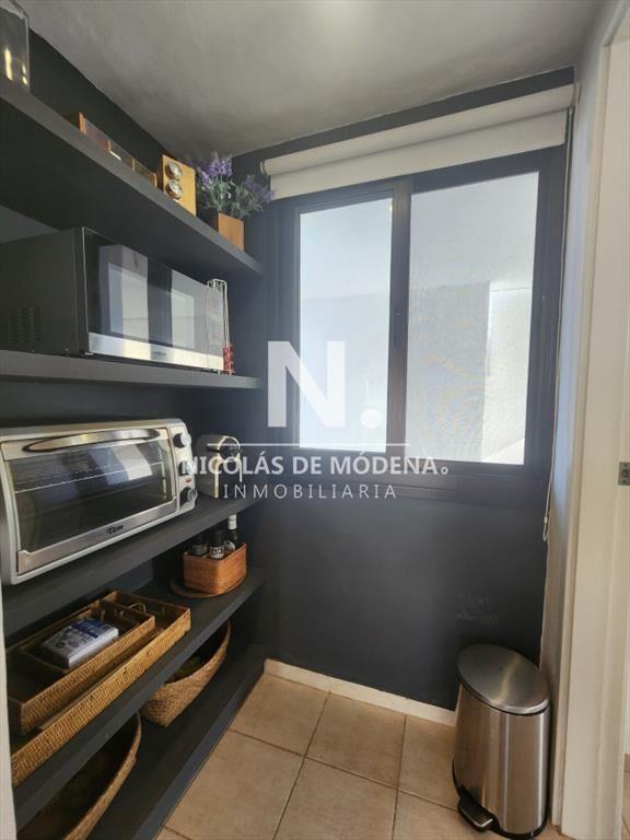 Vende apartamento de 2 dormitorios + dependencia de servici