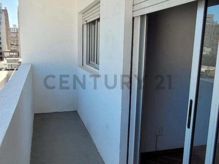 Espacioso, luminoso y ventilado apartamento 2D a 2 cuadra...