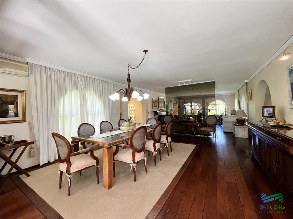 Excelente Residencia en venta, Lugano - Punta del