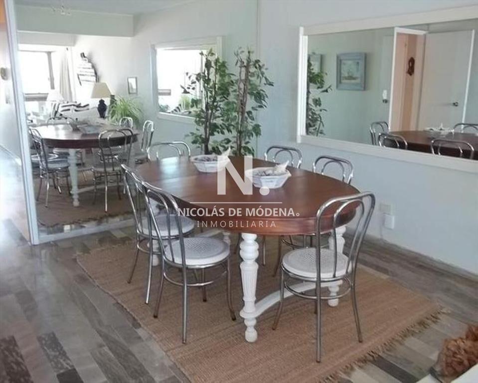 Departamento en piso alto, Punta del Este