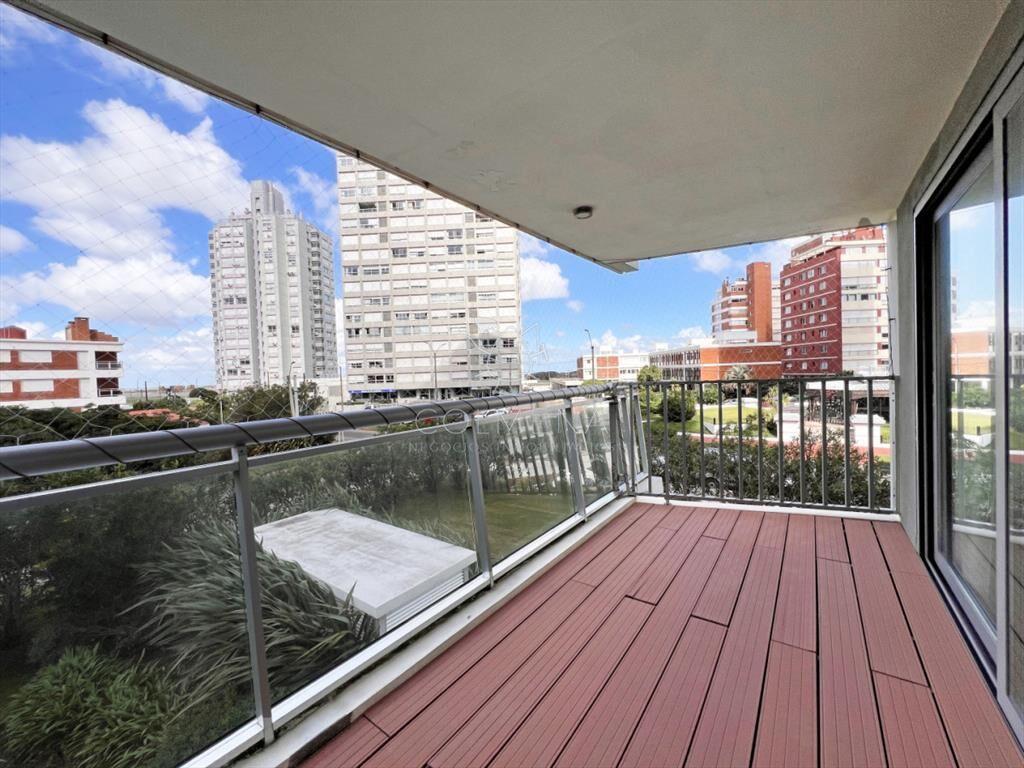 Apartamento en venta y alquiler anual 2 Torre
