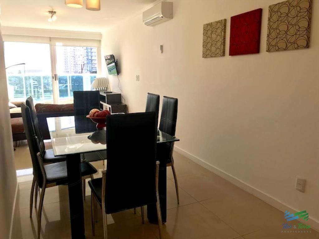Apartamento en Alquiler a una cuadra del mar  en