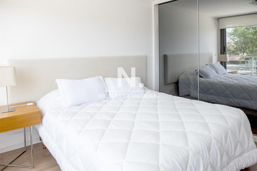 Vende apartamento en Alexander Boulevard de 2