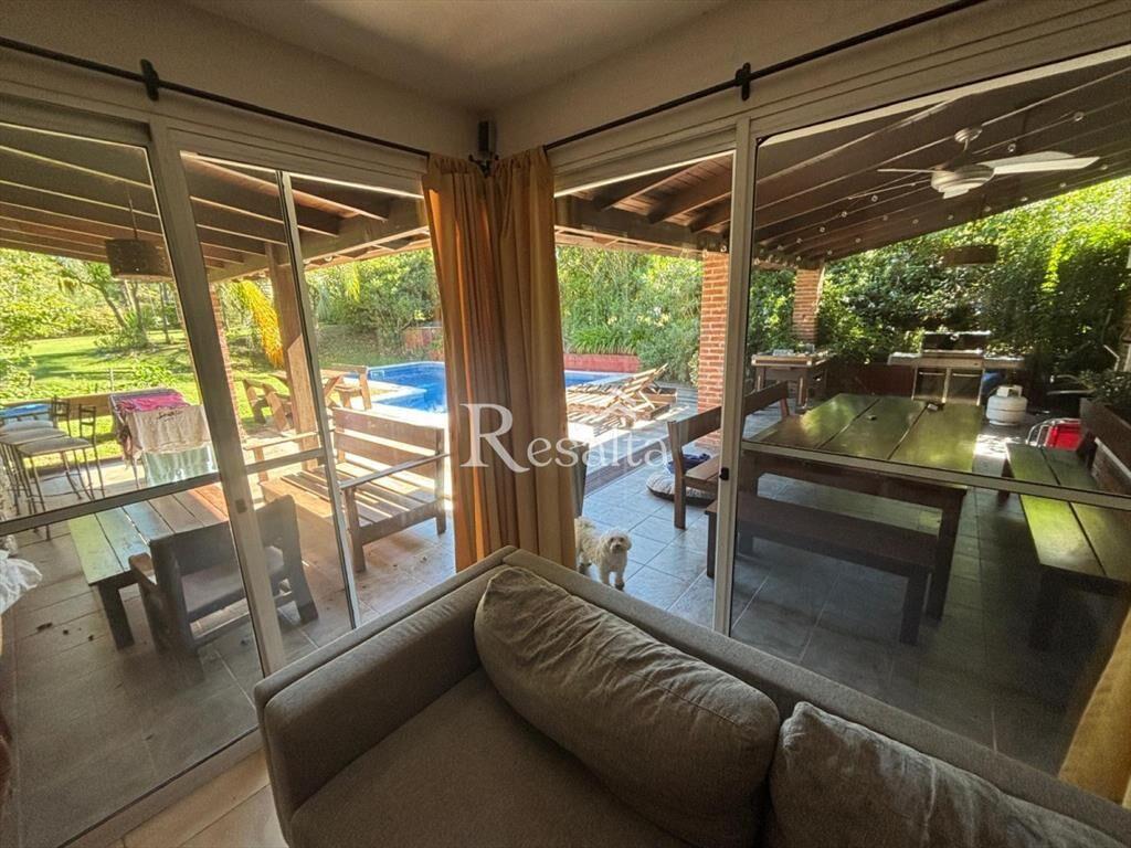 VENTA CASA LA TAHONA 4 DORMITORIOS CON PISCINA