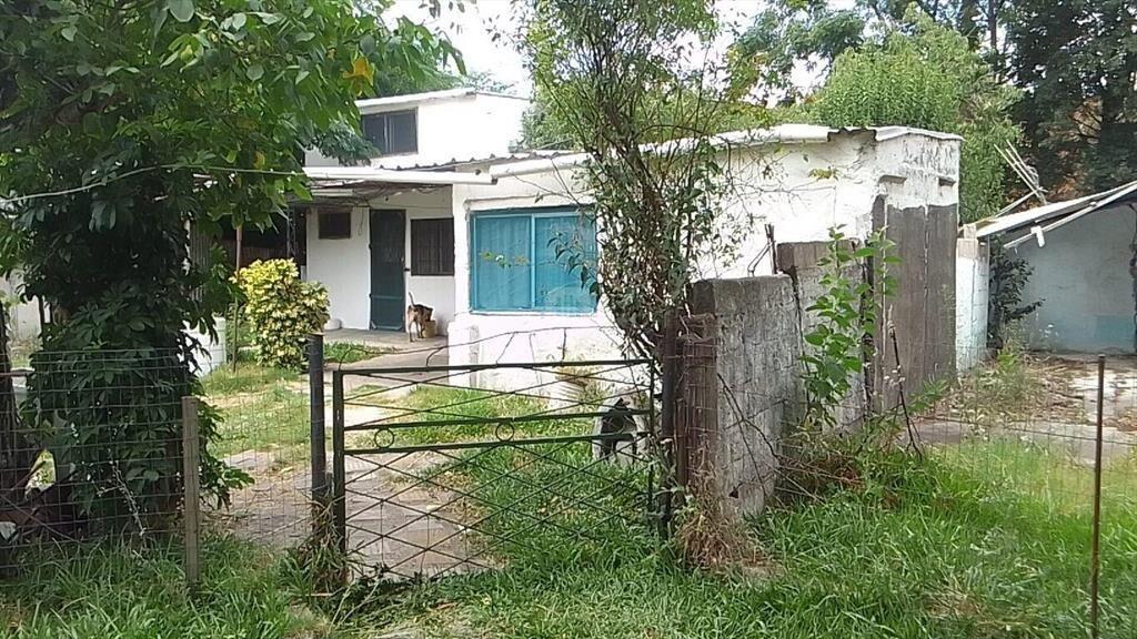 VENTA TERRENO CERRO CON 2 CASAS