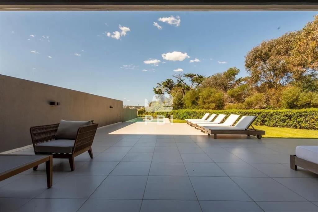 Venta apartamento 3 dormitorios con piscina Playa
