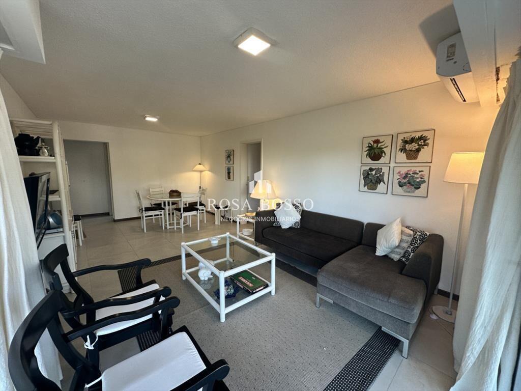 Apartamento en venta de dos dormitorios con listo