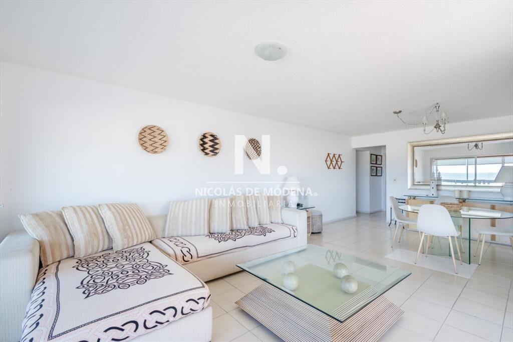 Venta Apartamento 3 dormitorios en primera línea