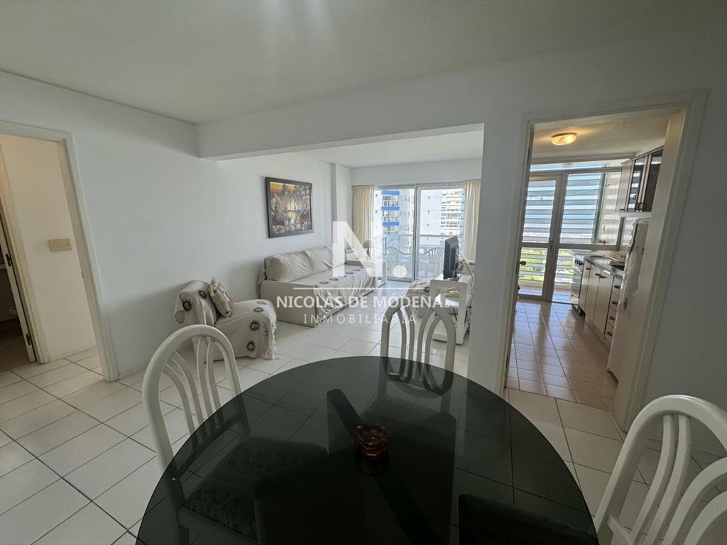 Apartamento de 1 dormitorio con vista al mar en