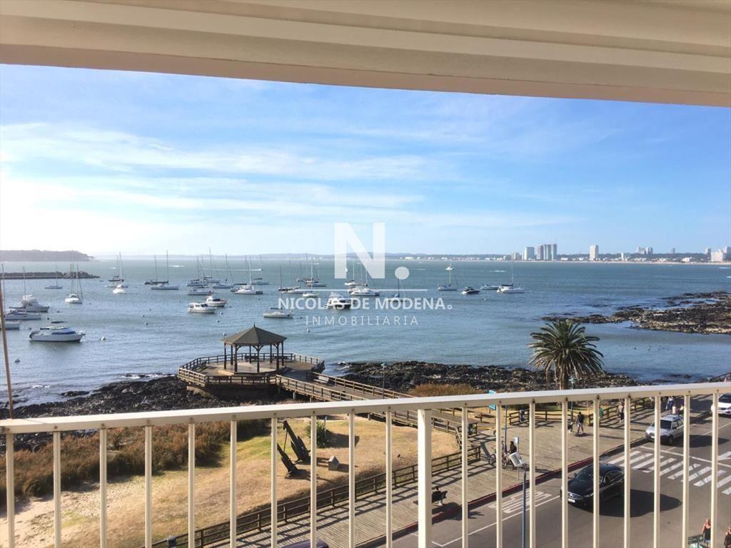 Vende Departamento de 3 dormitorios frente al de