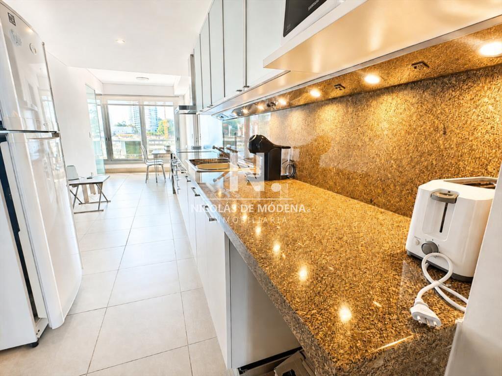 Apartamento de 3 y dependencia en torre de