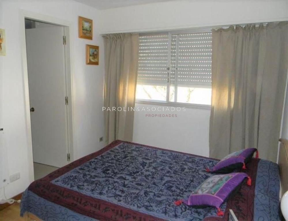 Apartamento en venta de 4 dormitorios en Punta