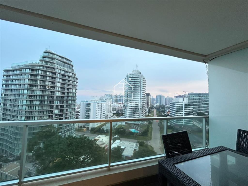 Alquiler apartamento dos dormitorios Punta del