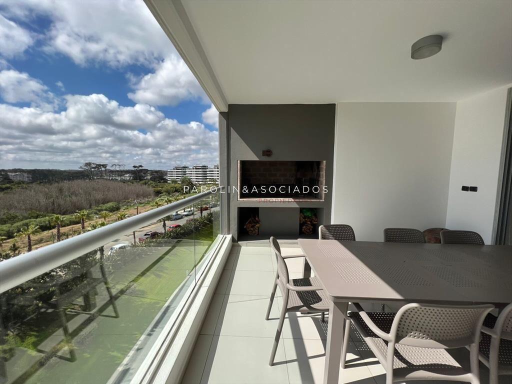 Apartamento en venta de 4 suites en Tiburón del
