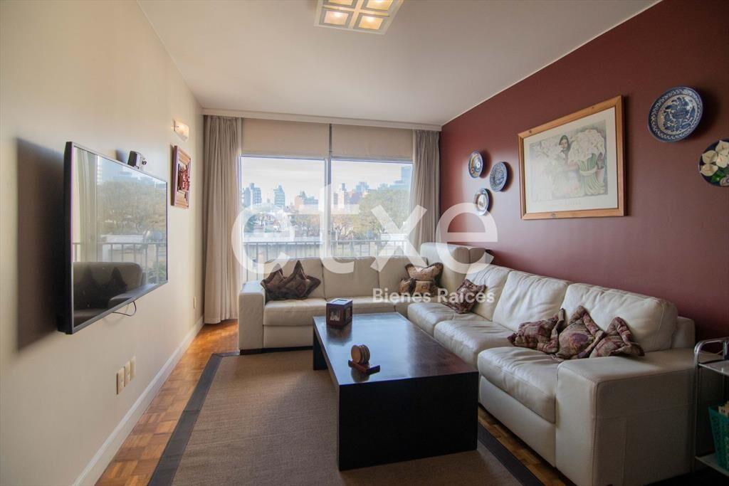 Venta de Apartamento sobre Rambla de Pocitos...
