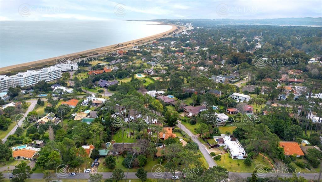 Venta de casa de 4 dormitorios. Pinares, Punta del Este