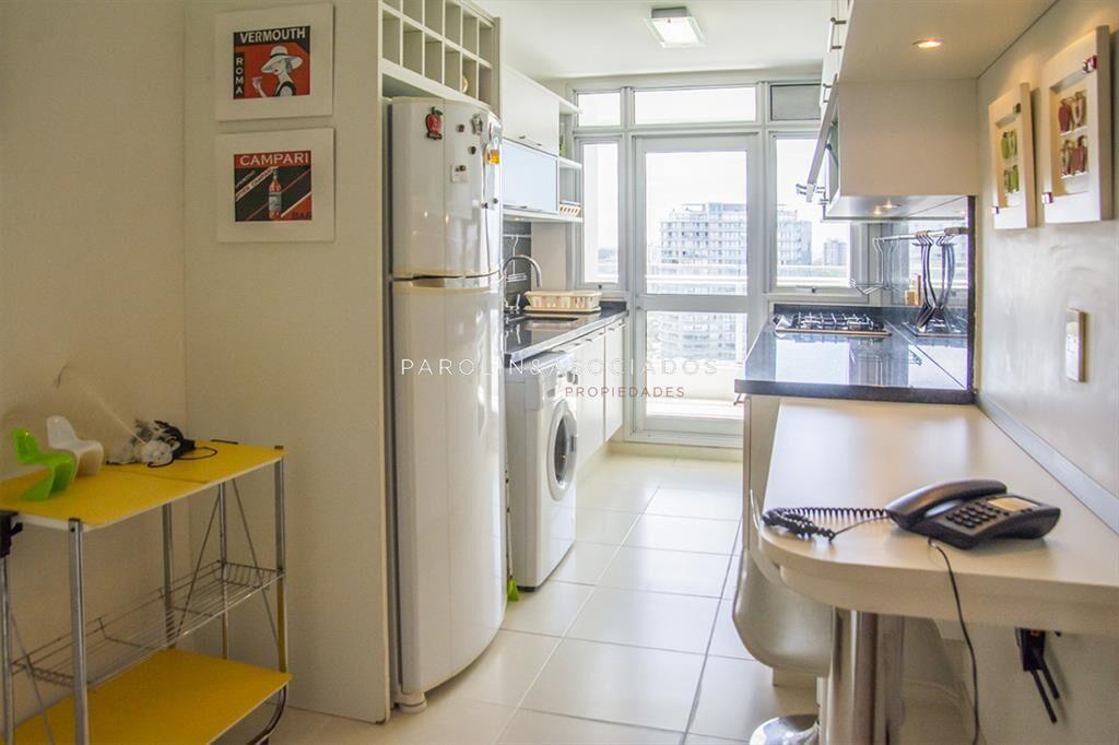 Vende apartamento de 2 dormitorios en suite en