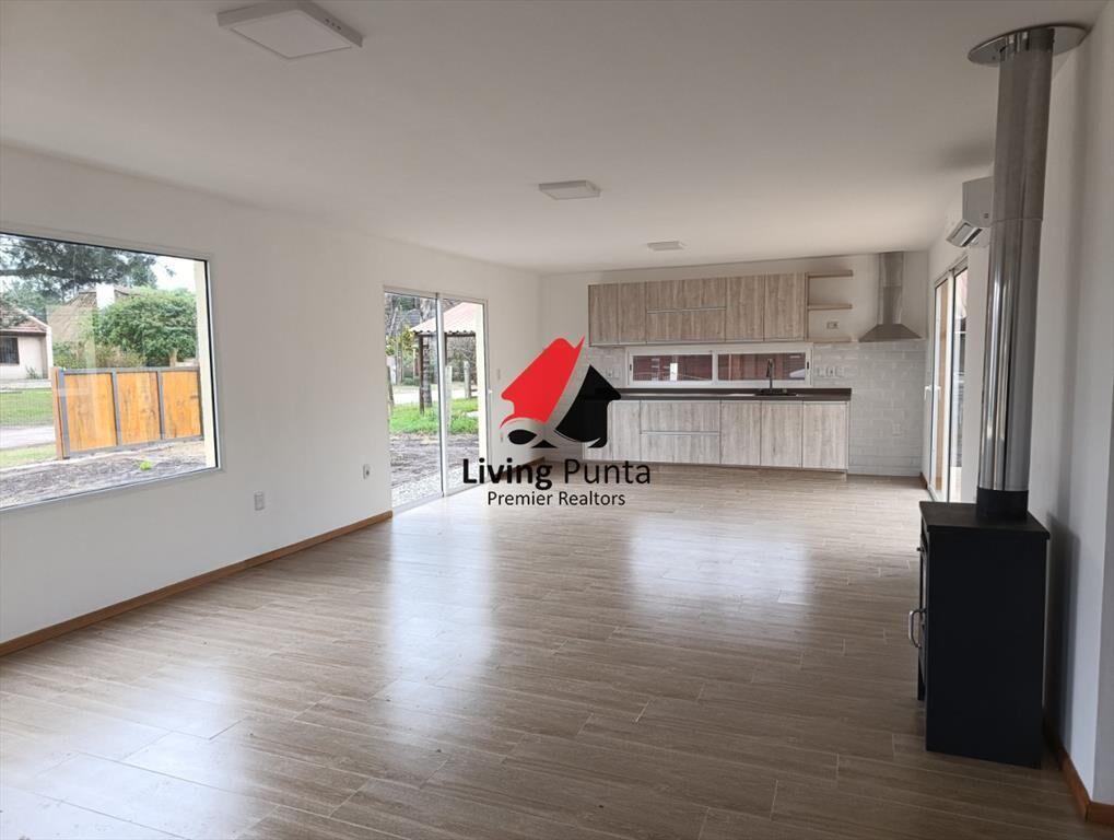 Casa a estrenar en venta - Pinares - Punta del