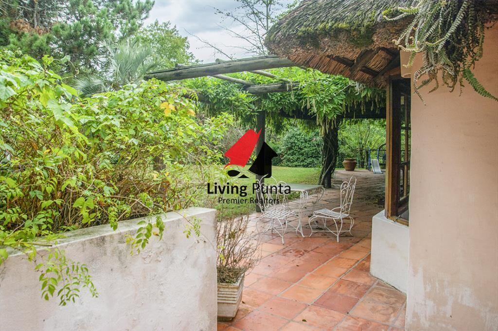 En venta casa de 1 dormitorio con dependencia en Cantegril