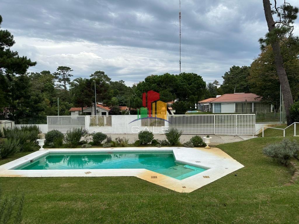 Casa ideal para clinica privada, zona comercial,