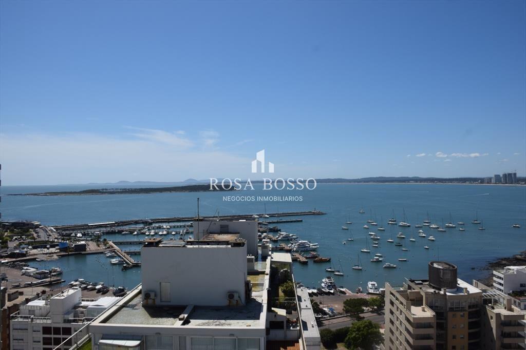 Apto en península, a 300 metros del mar.