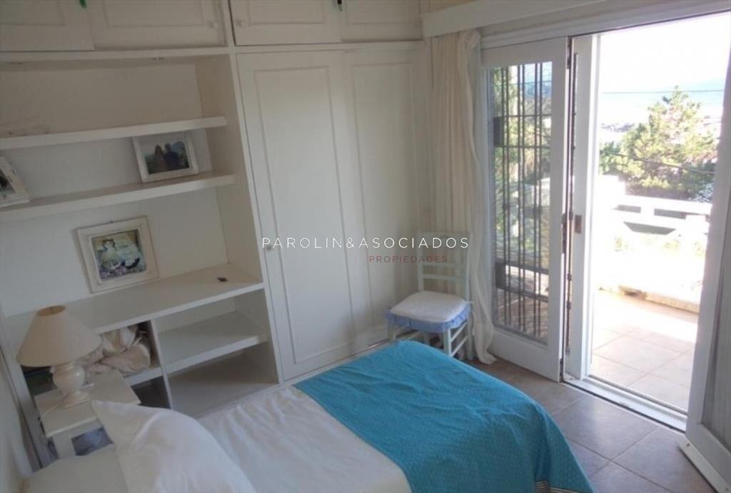 Excelente casa en venta a dos cuadras del mar,