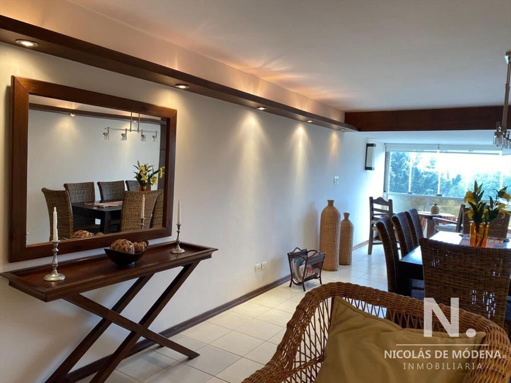 apartamento en primera linea de playa mansa cuenta  con par