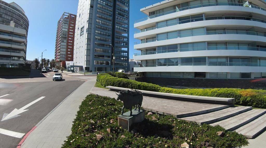 Alquilo apartamento 3 dormitorios Punta del Este Península