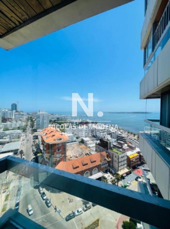 Vende apartamento de 3 dormitorios, con vista al