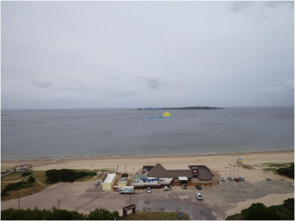 Apartamento en Venta de 3 dormitorios en Punta ,