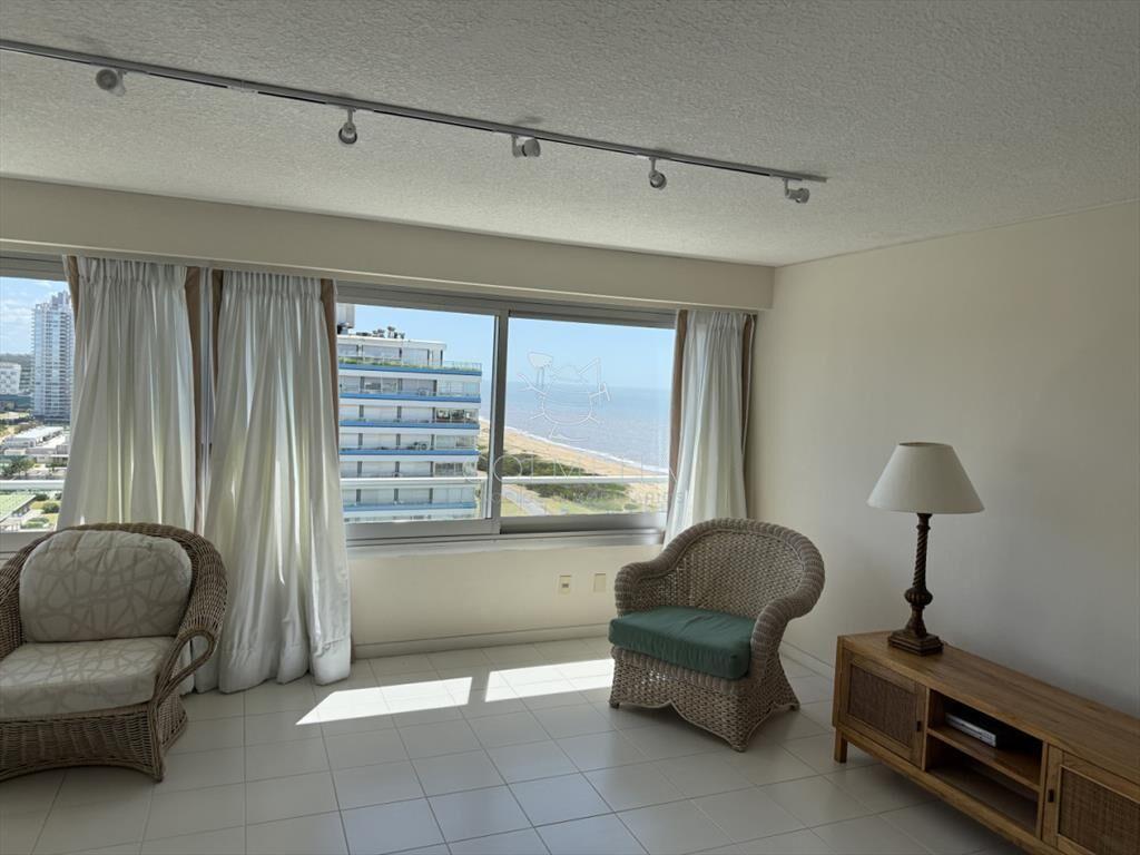 ESPECTACULAR PLANTA, PRIMERA LINEA, SERVICIOS Y