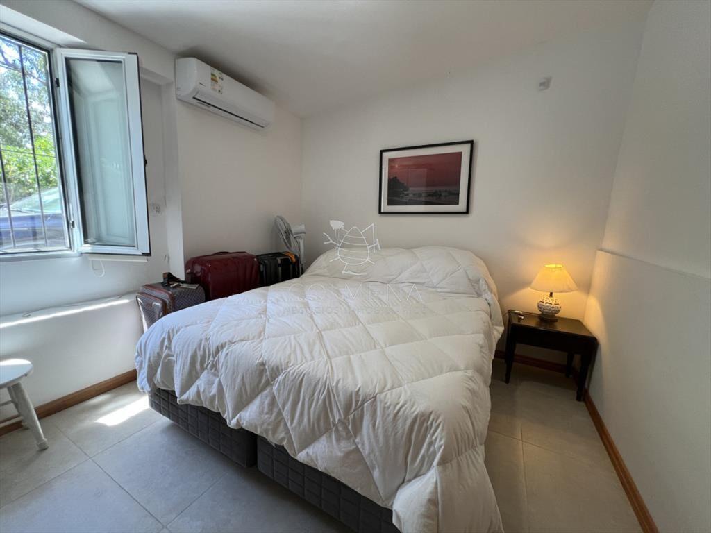 EN VENTA! Espectacular casa reciclada a nueva, con dos apar