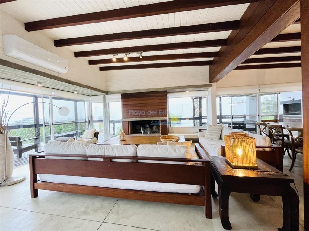 Excelente Casa de 5 Dormitorios en Manantiales,