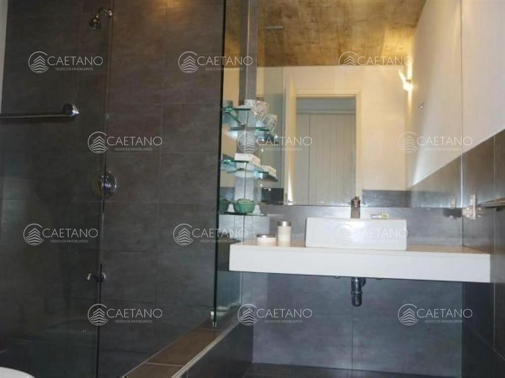 Hermosa casa de dos plantas con piscina!