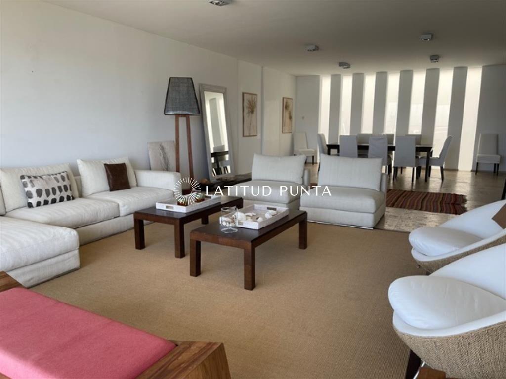 Apartamento en La Barra, 4 dormitorios
