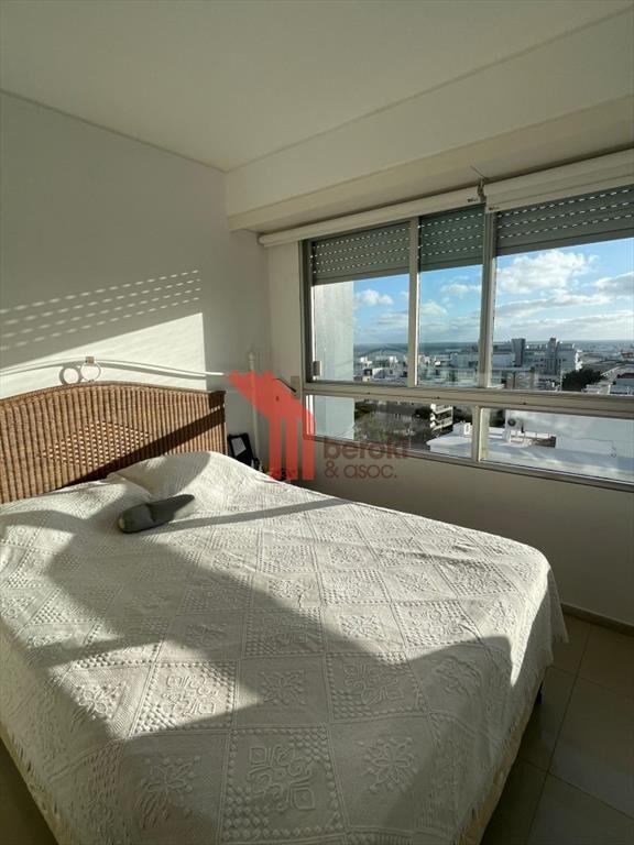 Venta apartamento 1 dormitorio, garaje. Punta