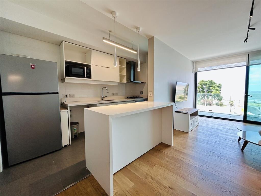 Venta apartamento 2 dormitorios y garage en forum con rent