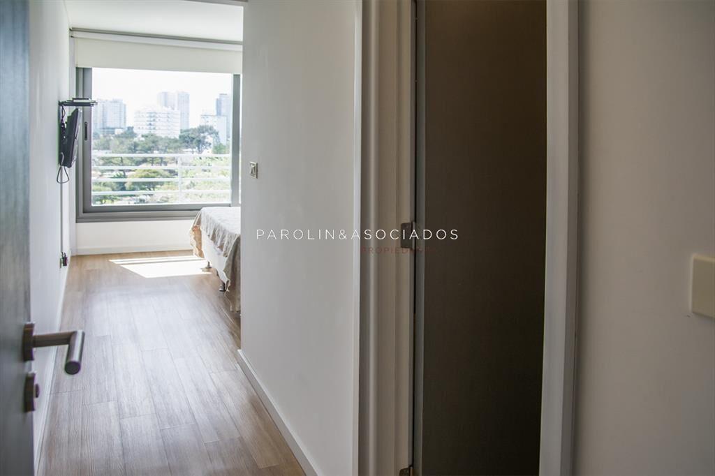 Hermoso apartamento en venta en Alexander Boulevard, Punta
