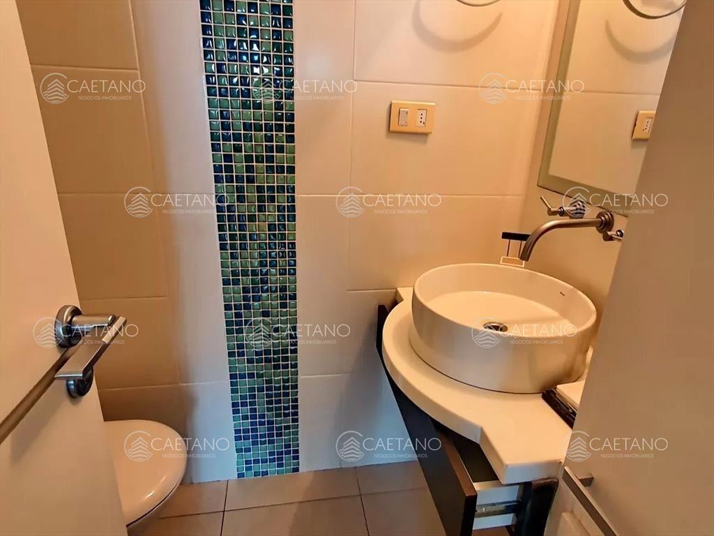 Venta apartamento 3 dormitorios piso alto Punta