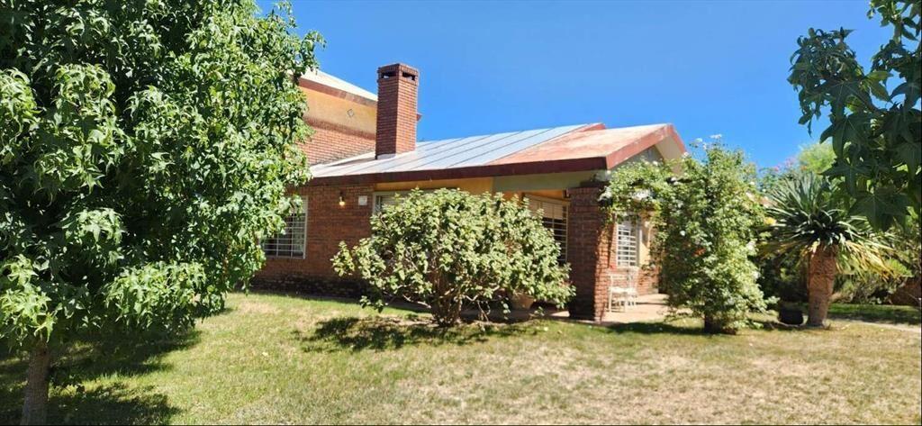 Venta de Casa de 3 dormitorios mas Apto en Atlántida