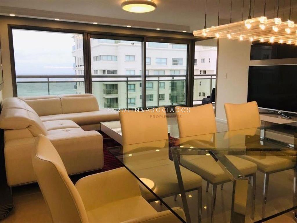 Apartamento de 3 dormitorios en venta en Torre
