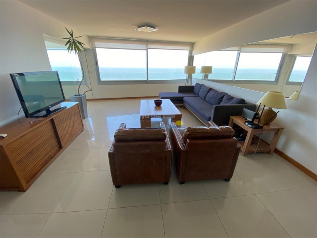 Apartamento en Venta de 3 dormitorios en Punta ,