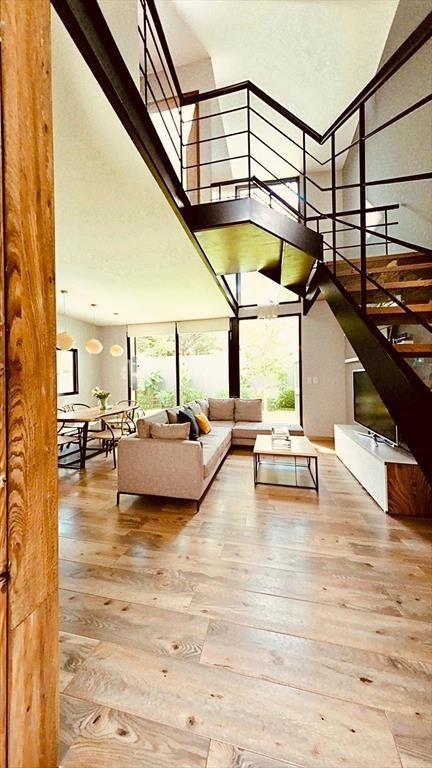 VENTA CASA DUPLEX 2 DORM COCHERA LOMAS DE SOLYMAR