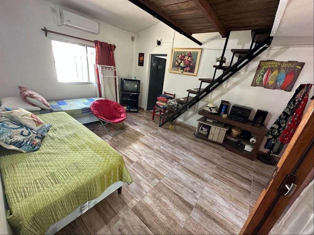 Exclusiva Residencia en San Luis: Amplio Terreno con Acceso