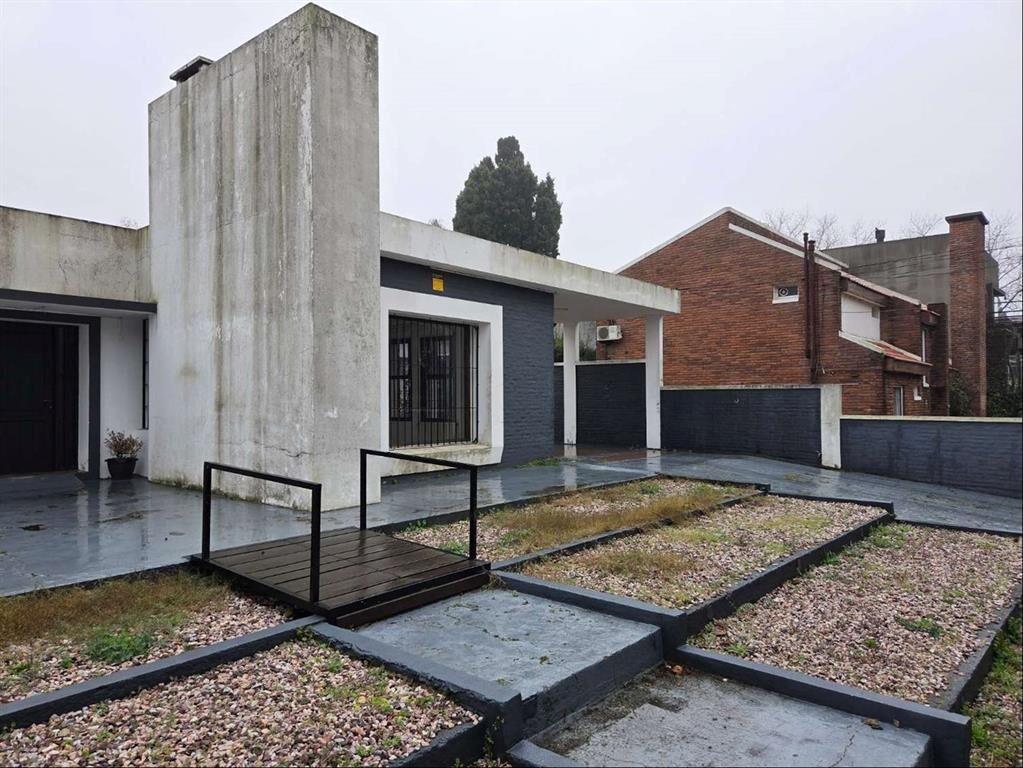 ALQUILER o VENTA - CASA PARA EMPRESA - OFICINA - CARRASCO -