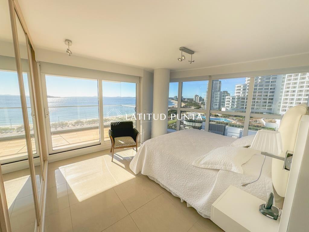 Mansa, apartamento de 3 suites más dependencia