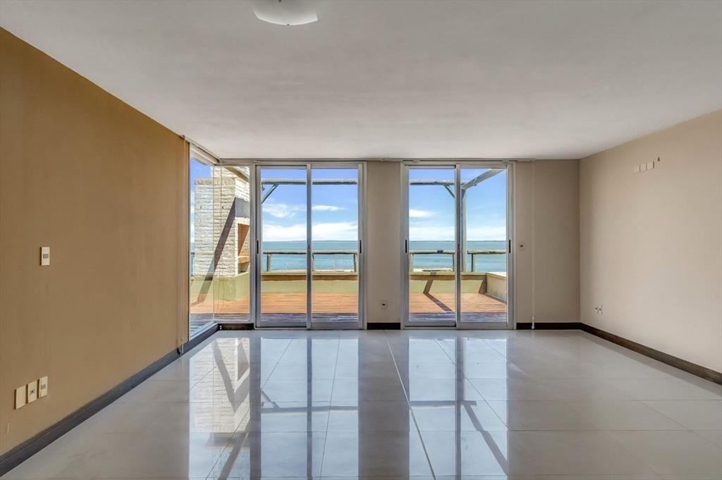 VENTA APARTAMENTO 3 DORMITORIOS PIRIAPOLIS