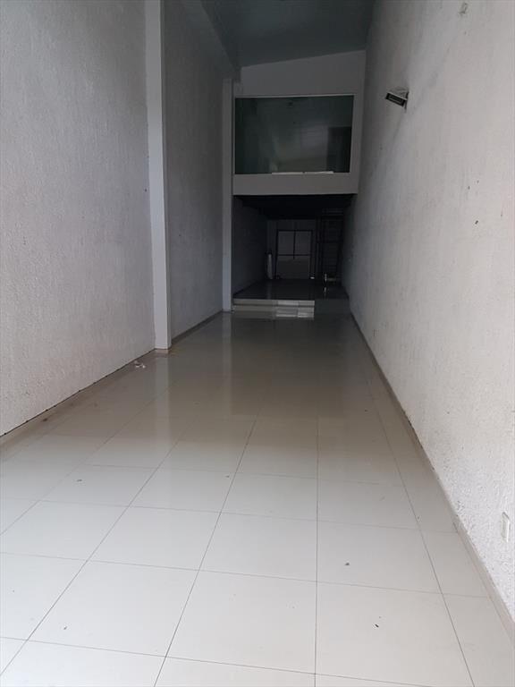 VENTA TRES LOCALES JUNTOS CON RENTA. ZONA MAYORISTA
