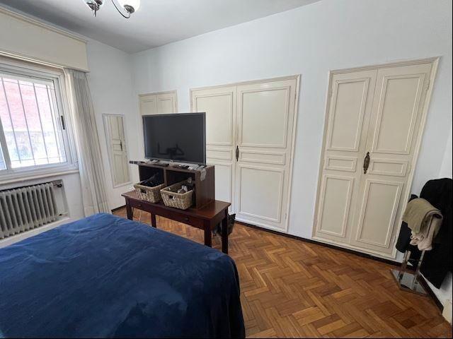 VENTA APARTAMENTO POCITOS 2 DORMITORIOS Y SERVICIO Y GARAJE
