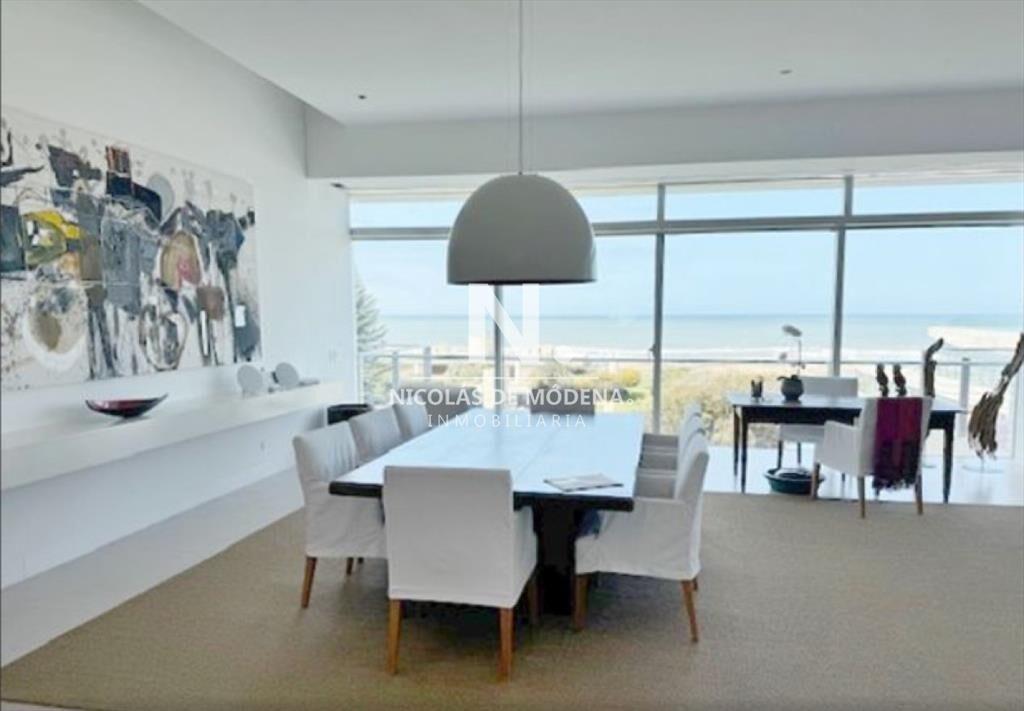 En venta apartamento de 3 dormitorios en Brava,